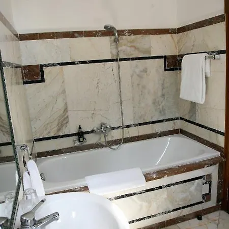 Chateau De Vignee Hotel