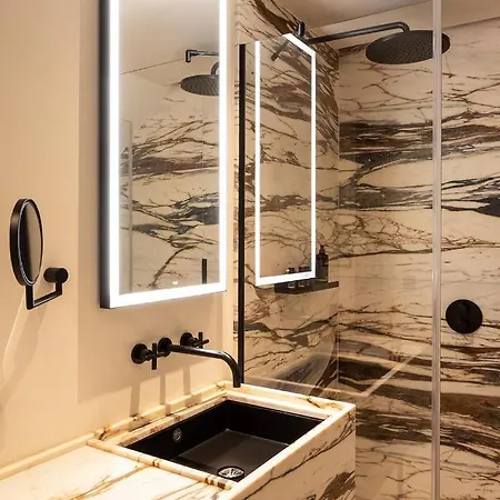 Chateau De Vignee 5* Rochefort