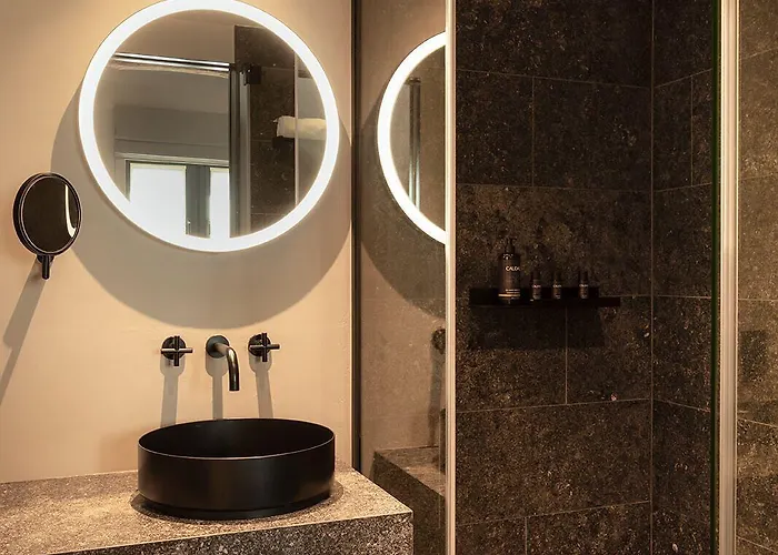 Chateau De Vignée Hotel 5*