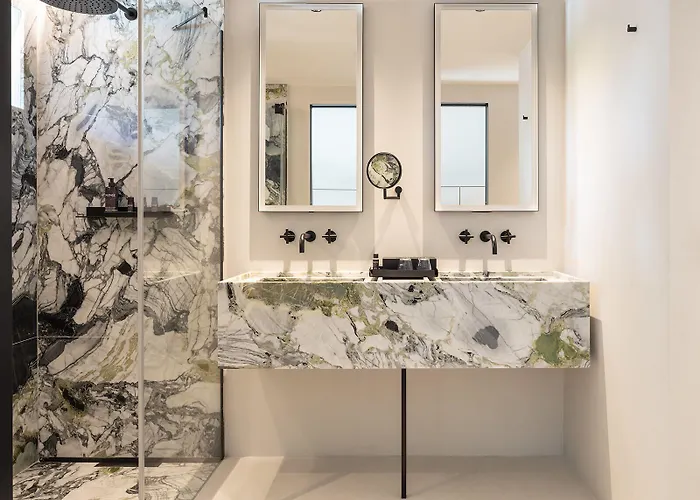 Château De Vignée 5*